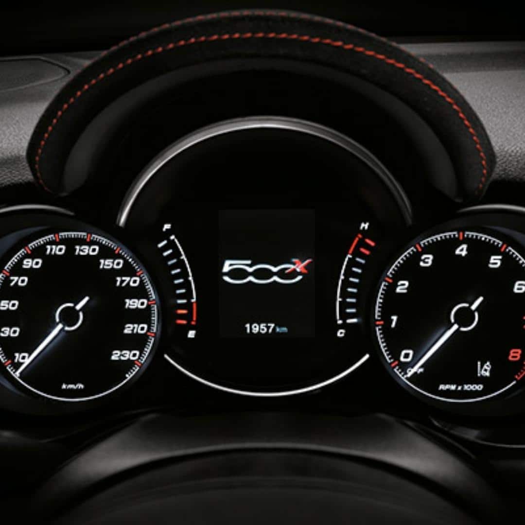 Specific Cluster with 3.5" TFT Colour display in the Fiat 500X Sport