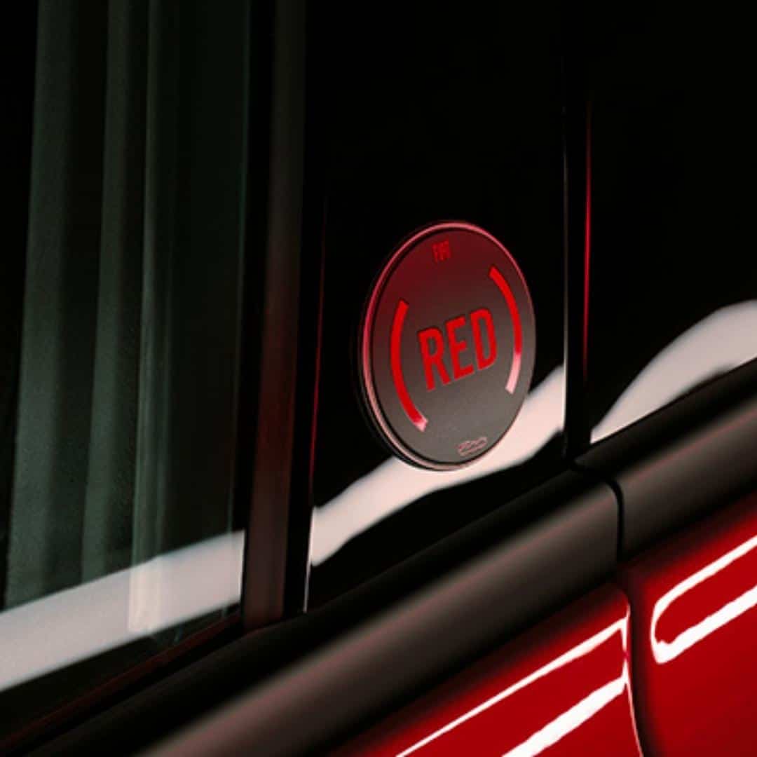 The striking RED logo on the B-Pillar of the Fiat 500X RED