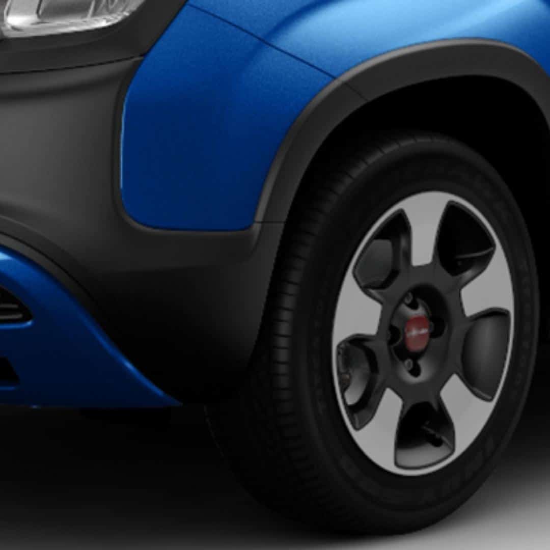 Bi-Colour style wheels on the Fiat Panda Cross