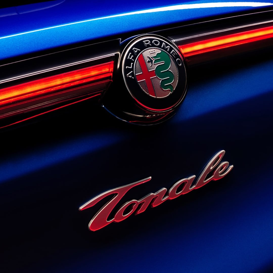 Veloce Badge on Fenders on the Alfa Romeo Tonale Veloce.