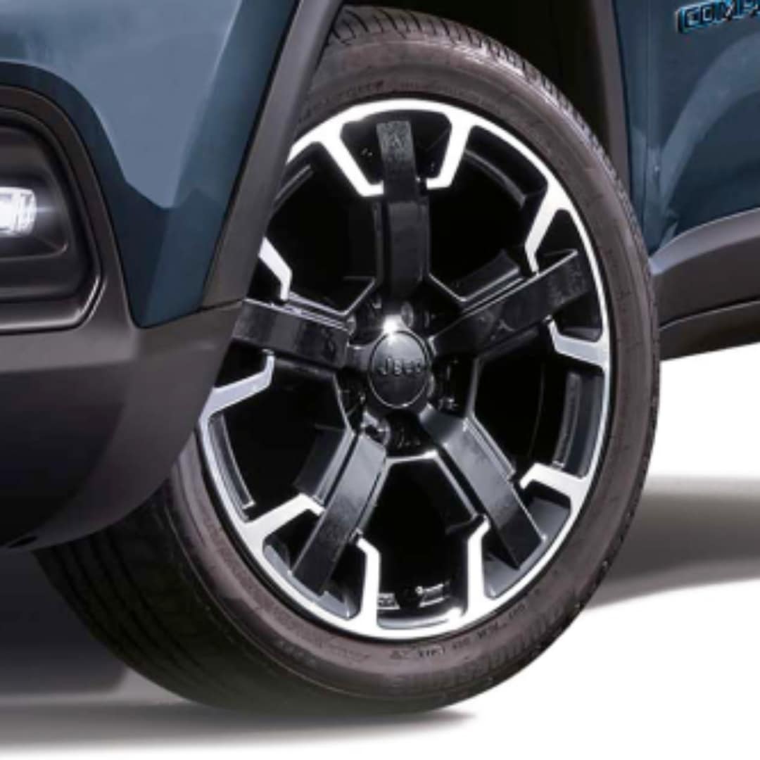 17" Alloy wheels on the Jeep Compass 4XE Trailhawk.