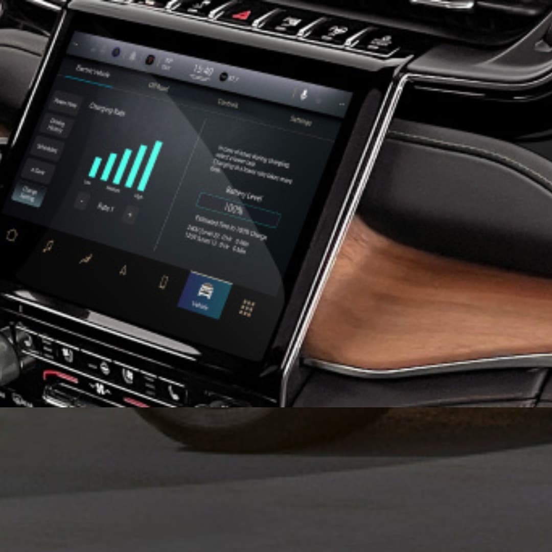 10.1" infotainment Uconnect system in the Jeep Grand Cherokee 4XE limited.