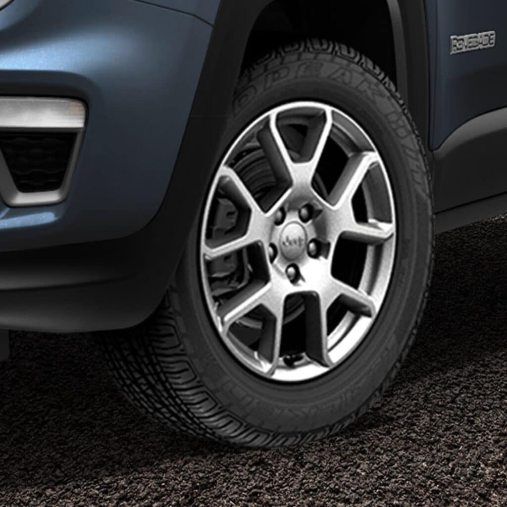 17" Alloy wheels with the Jeep Renegade e-Hybrid Limited.