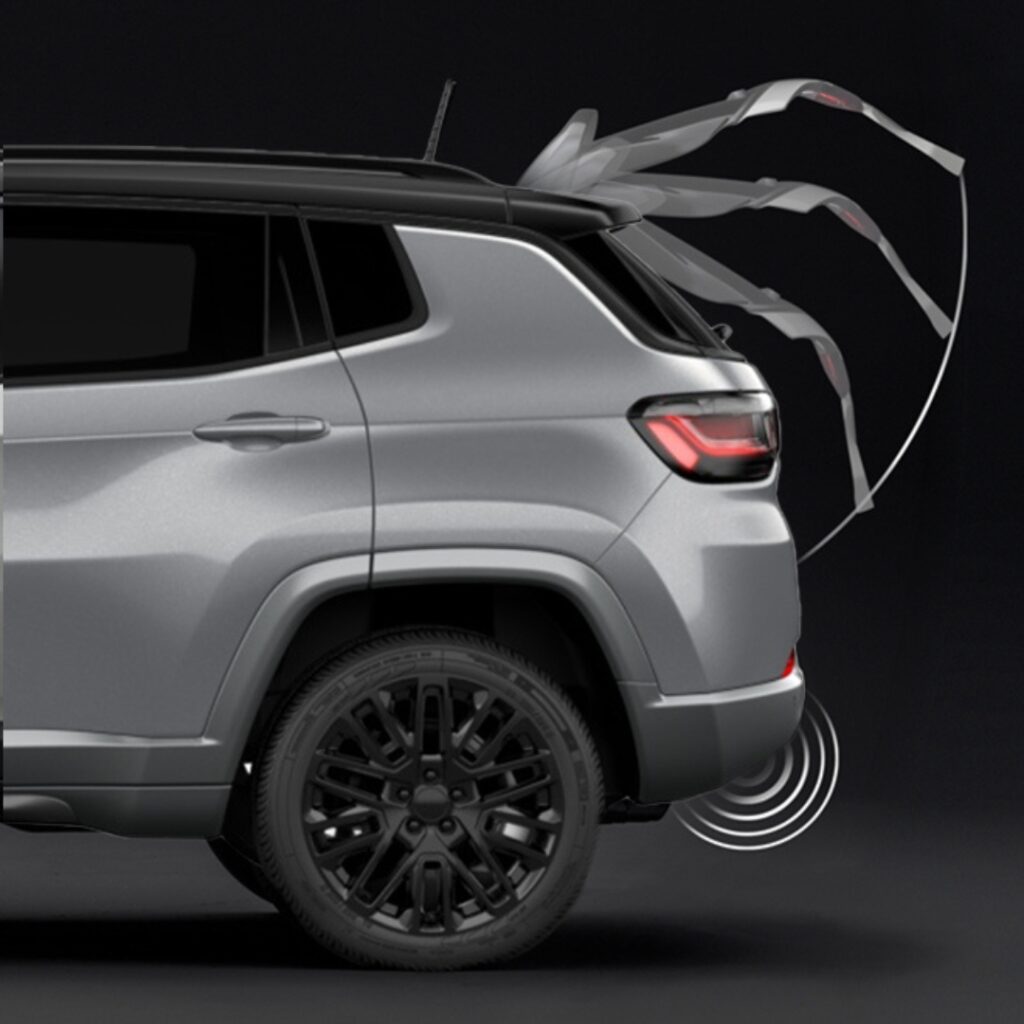 Automatic Tailgate on the Jeep Compass e-Hybrid S.